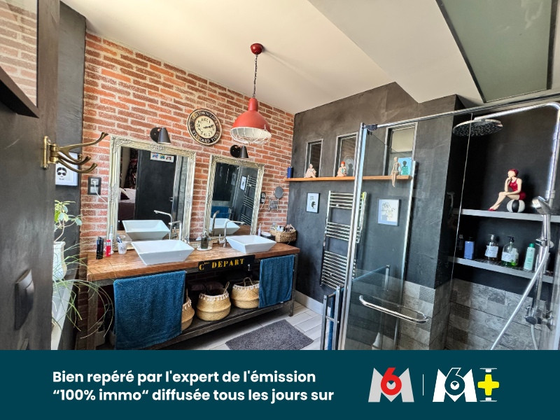 
                                                Vente
                                                 Magnifique maison familiale de caractère avec jardin paysager, piscine chauffée et prestations de qualité
