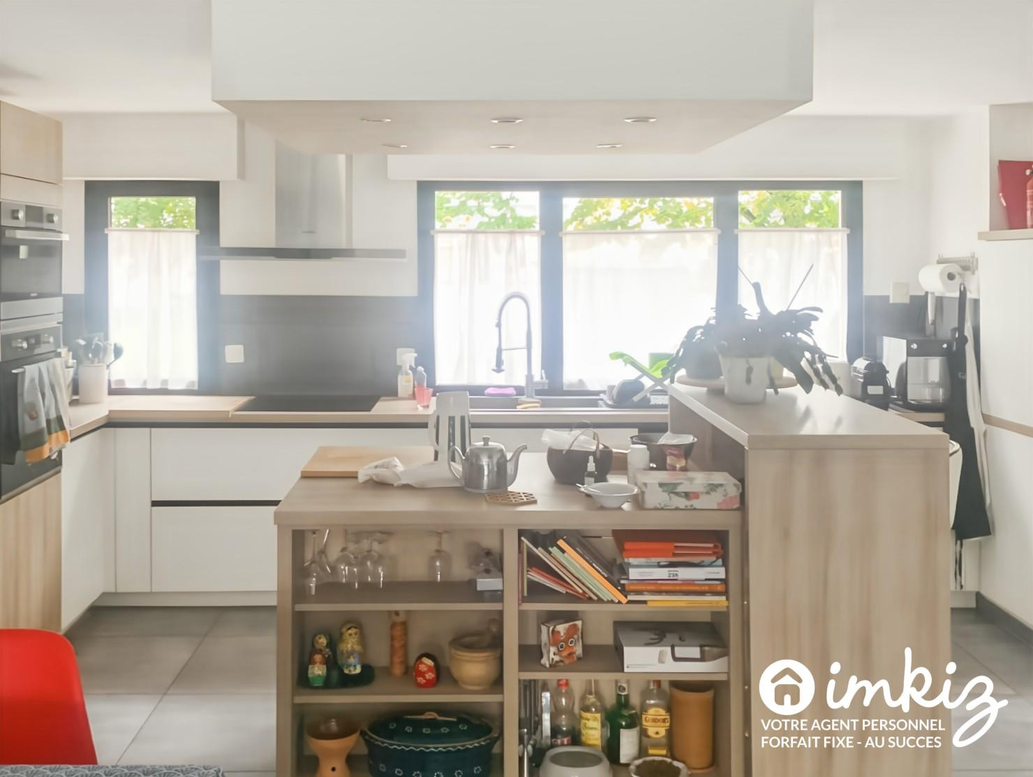 
                                                Vente
                                                 Magnifique maison moderne 6 pièces avec roof top