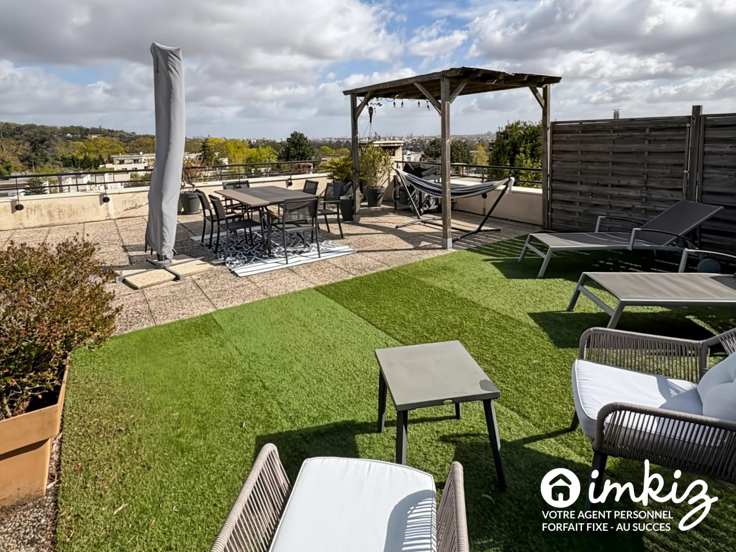
                                                Vente
                                                 Magnifique maison moderne 6 pièces avec roof top