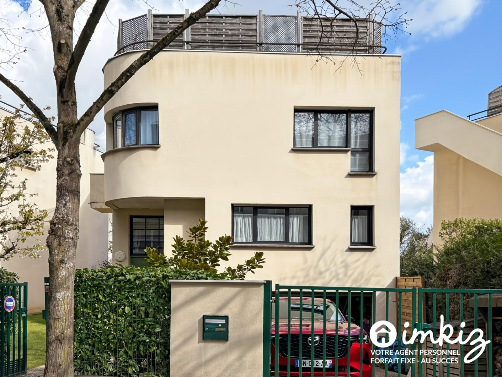 
                                                Vente
                                                 Magnifique maison moderne 6 pièces avec roof top
