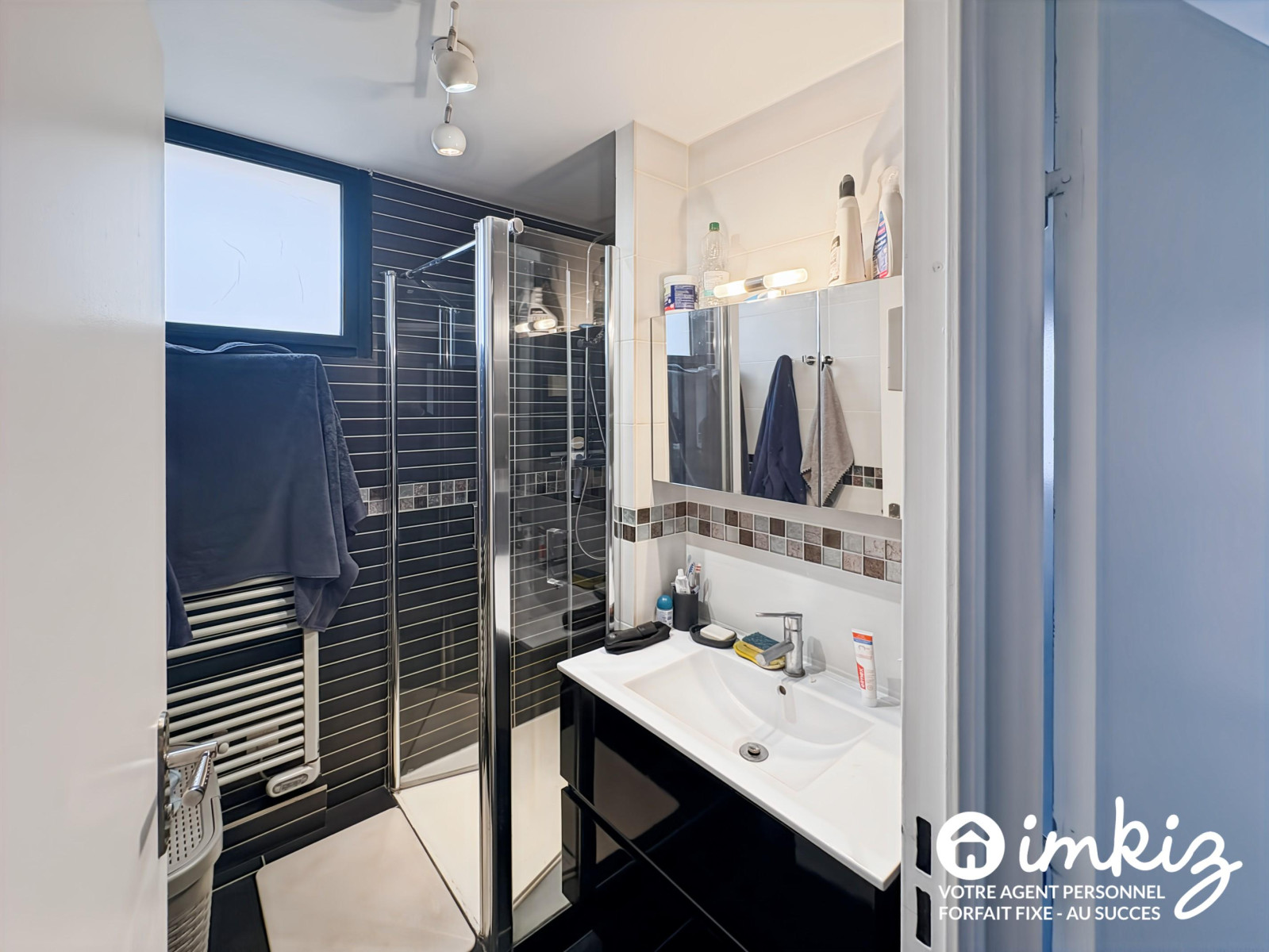
                                                Vente
                                                 Magnifique maison moderne 6 pièces avec roof top
