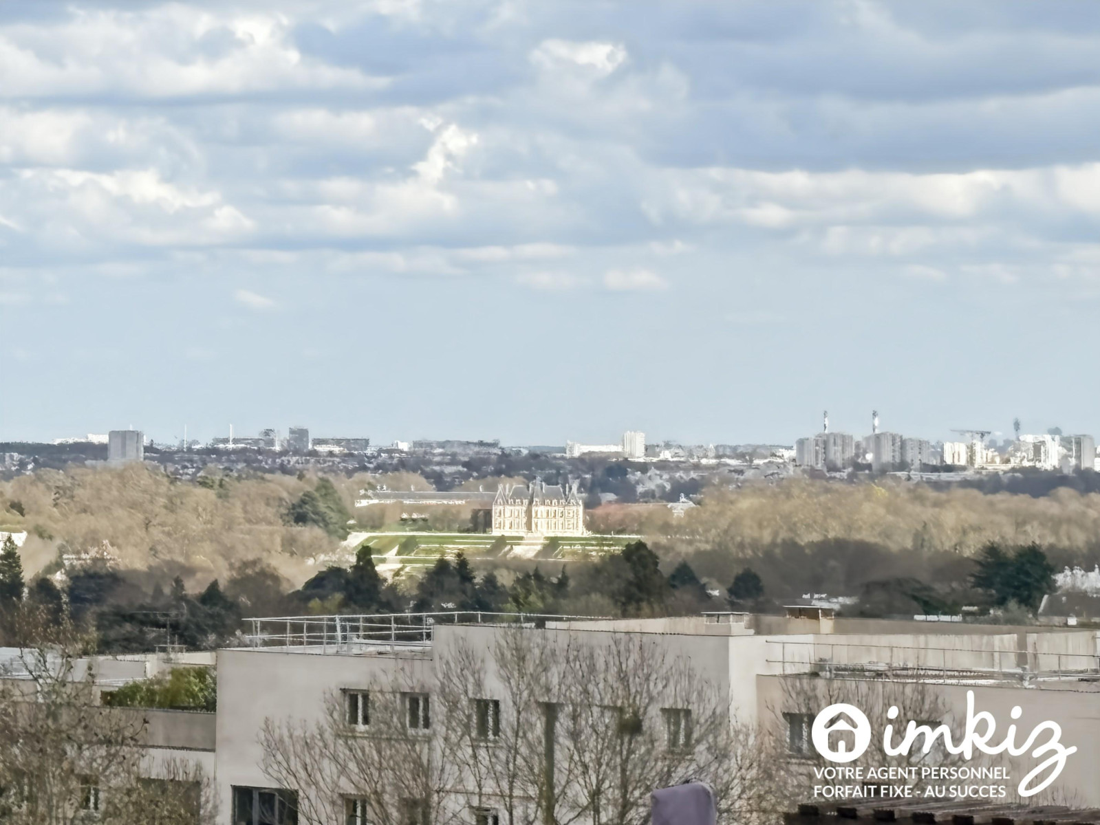 
                                                Vente
                                                 Magnifique maison moderne 6 pièces avec roof top