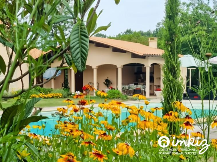 
                                                Vente
                                                 Magnifique maison traditionnelle 8 pièces