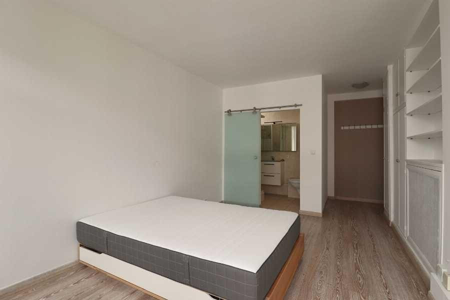 
                                                Location
                                                 Magnifique studio avec balcon