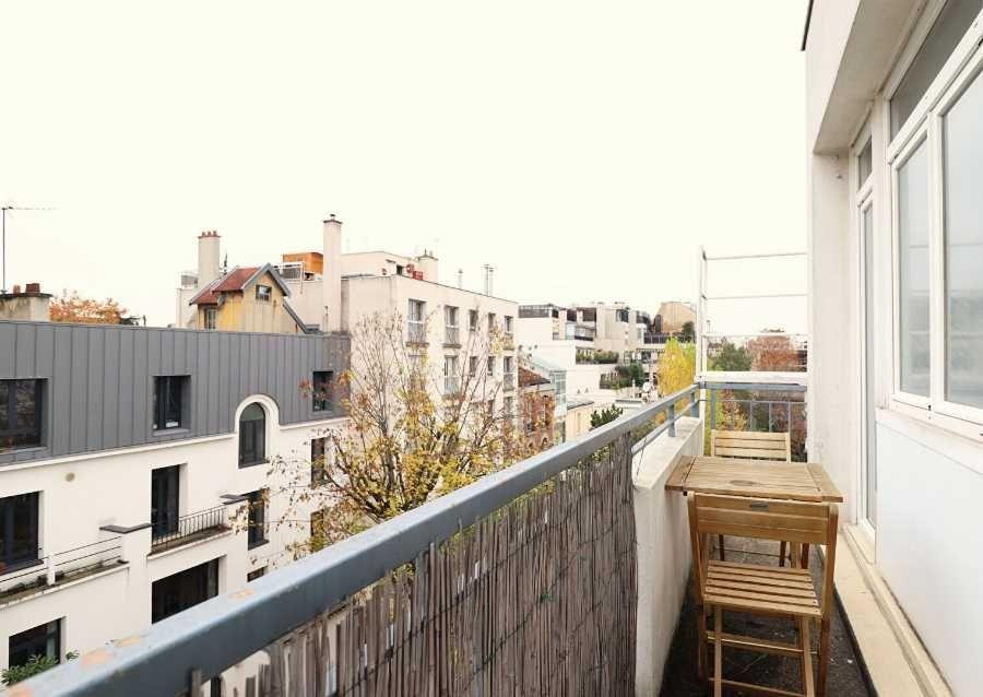 
                                                Location
                                                 Magnifique studio avec balcon