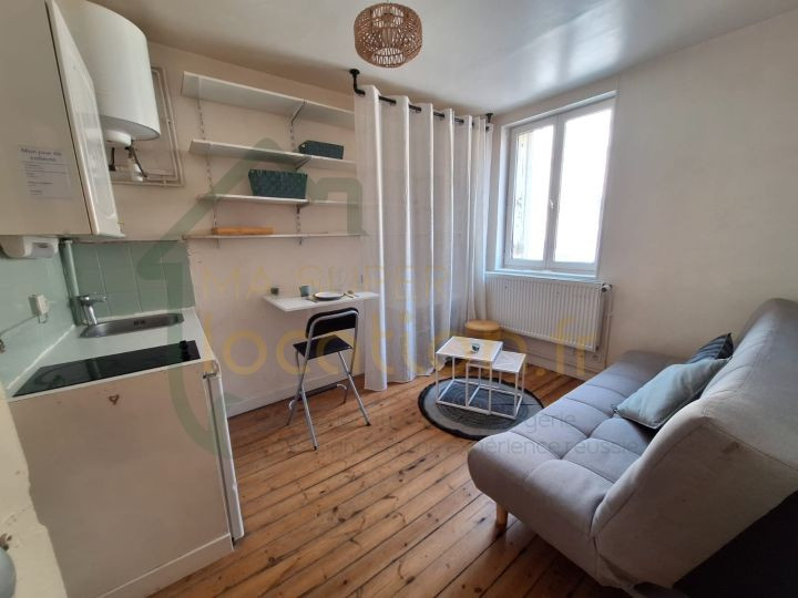 
                                                Location
                                                 Magnifique Studio idéal pour étudiants et jeune actifs