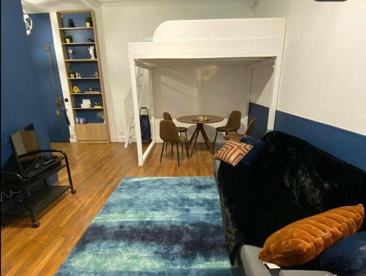 
                                                Location
                                                 Magnifique studio meublé 35m² avec jardin