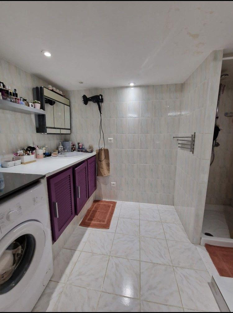 
                                                Location
                                                 Magnifique studio meublé avec vue 35m2 à Nice