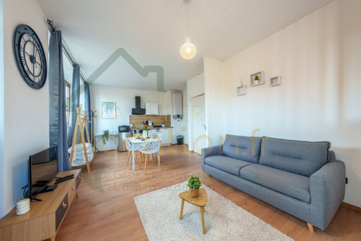 
                                                Location
                                                 Magnifique studio meublé en HYPER-CENTRE de SAINT-QUENTIN
