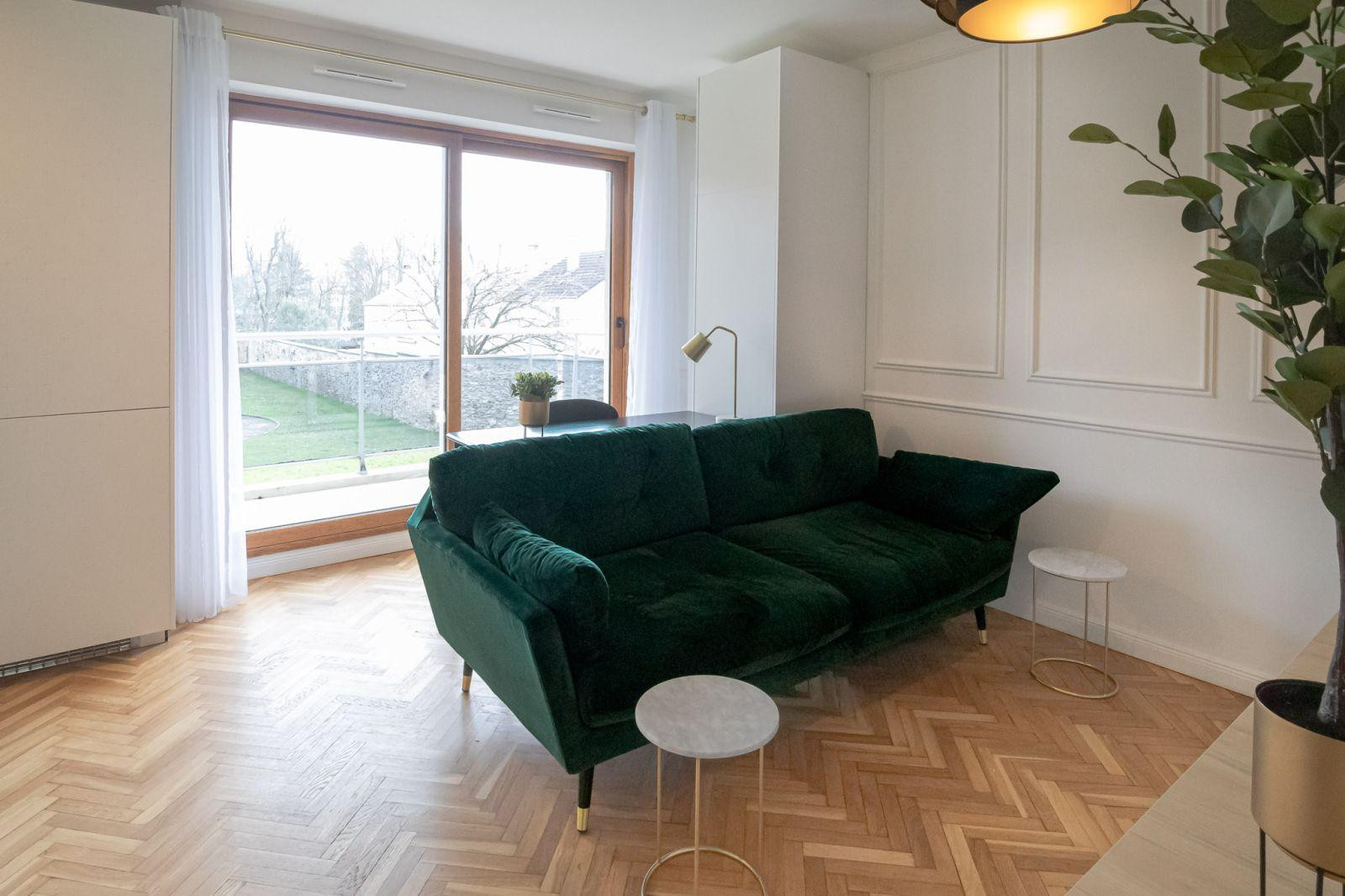 
                                                Location
                                                 Magnifique studio tout équipé