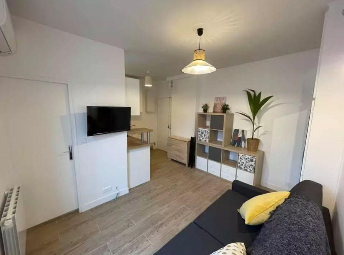 
                                                Location
                                                 Magnifique-T1-Paris