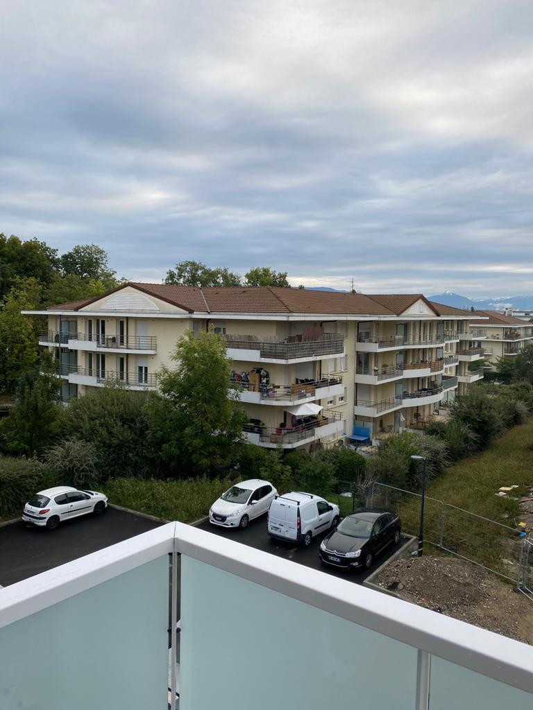 
                                                Location
                                                 Magnifique T2 avec vue sur les Alpes et balcon