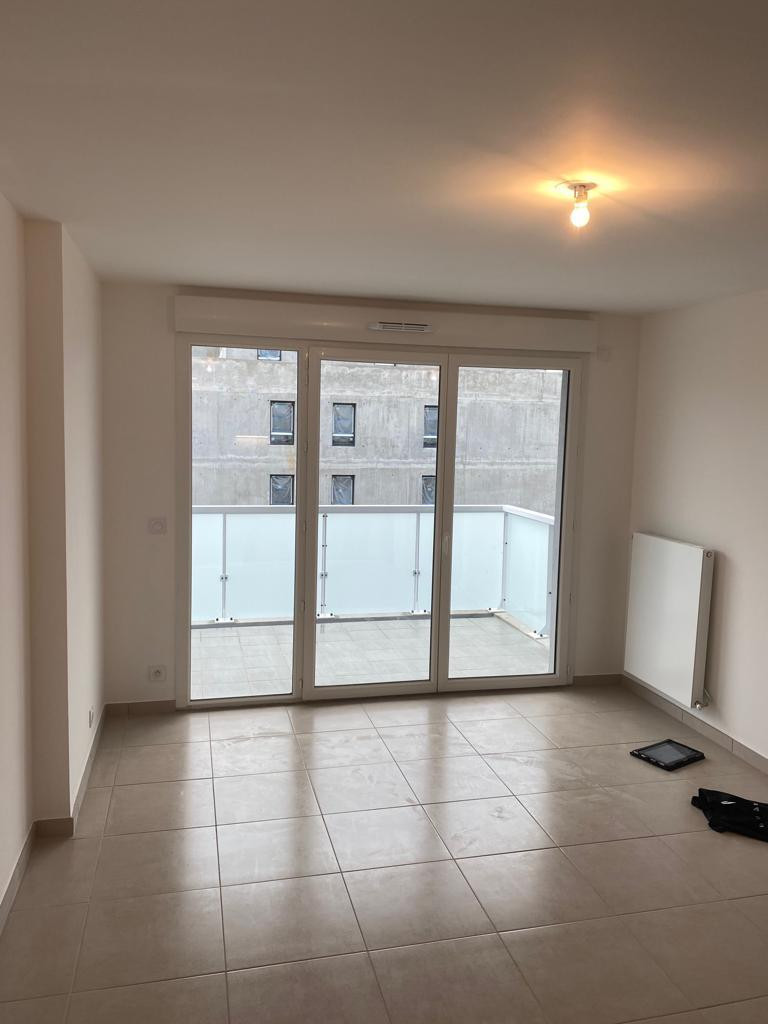 
                                                Location
                                                 Magnifique T2 avec vue sur les Alpes et balcon