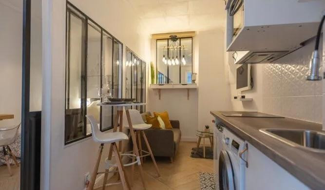 
                                                Location
                                                 Magnifique T2 meublé - 21m2 - Paris 17e