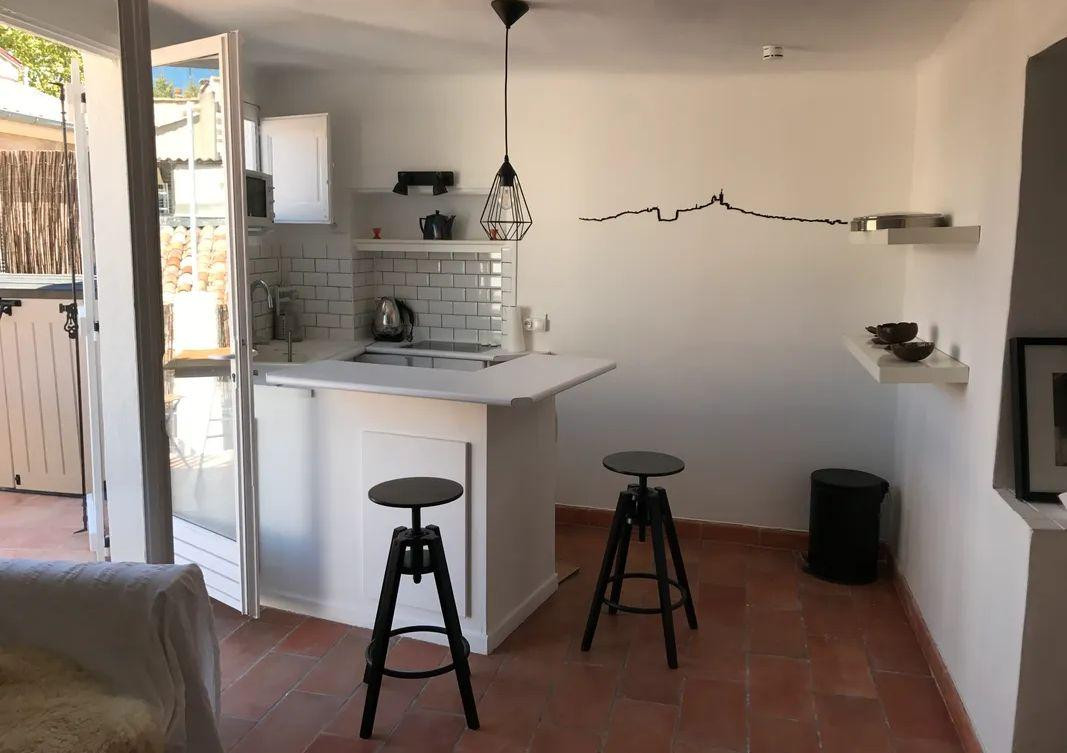 
                                                Location
                                                 Magnifique T2 meublé 35m2 terrasse au centre d'Aix