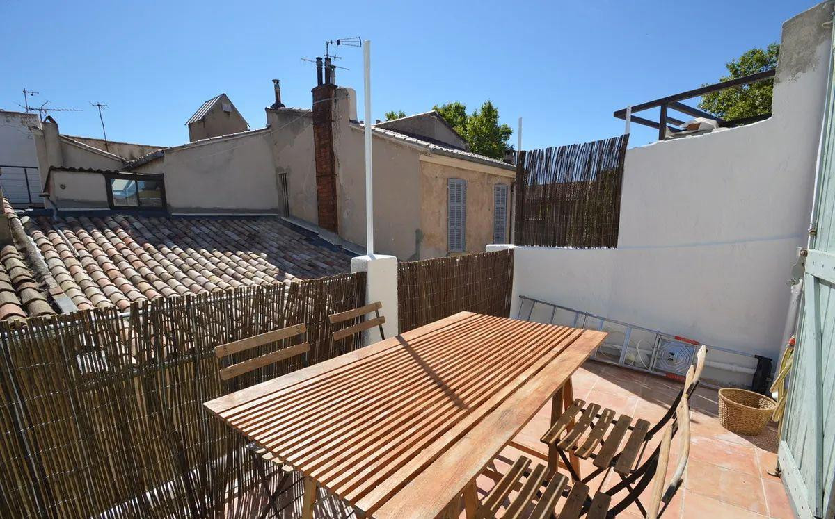 
                                                Location
                                                 Magnifique T2 meublé 35m2 terrasse au centre d'Aix
