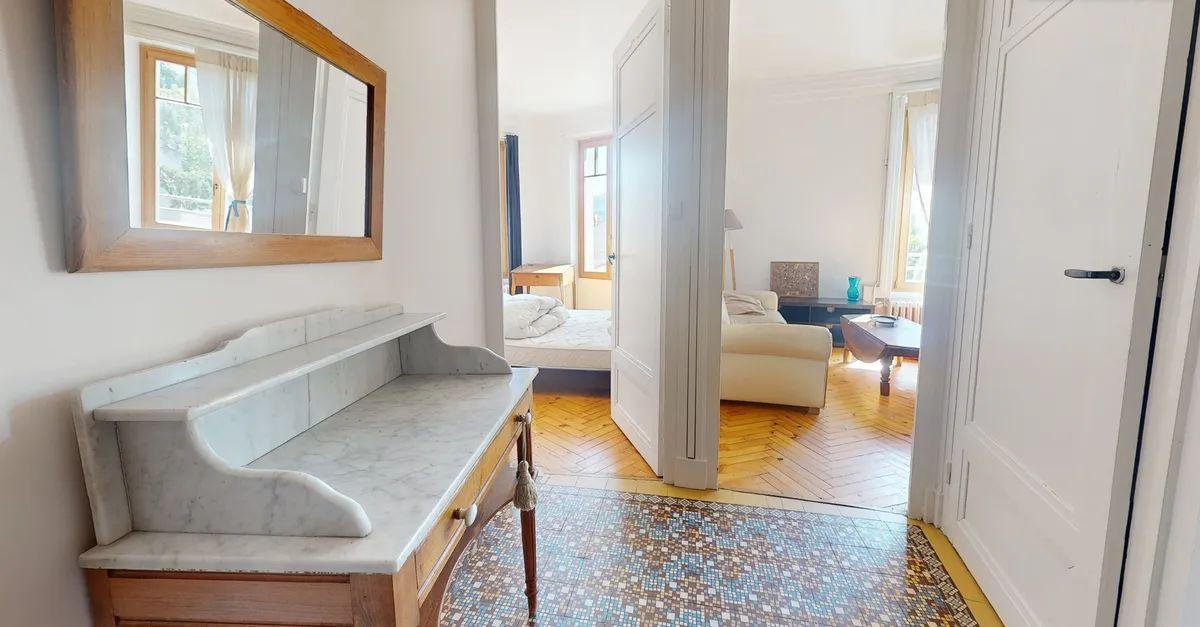 
                                                Location
                                                 Magnifique T2 meublé 44m2 en face de Centre Deux