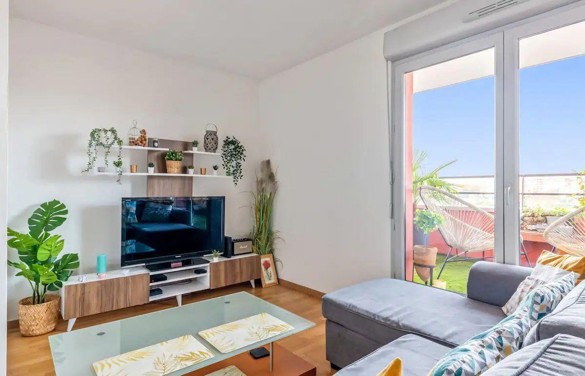 
                                                Location
                                                 Magnifique T2 meublé 51m² en Toit Terrasse