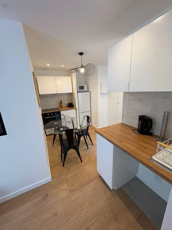 
                                                Location
                                                 Magnifique T2 rénové 35m2 avec terrasse