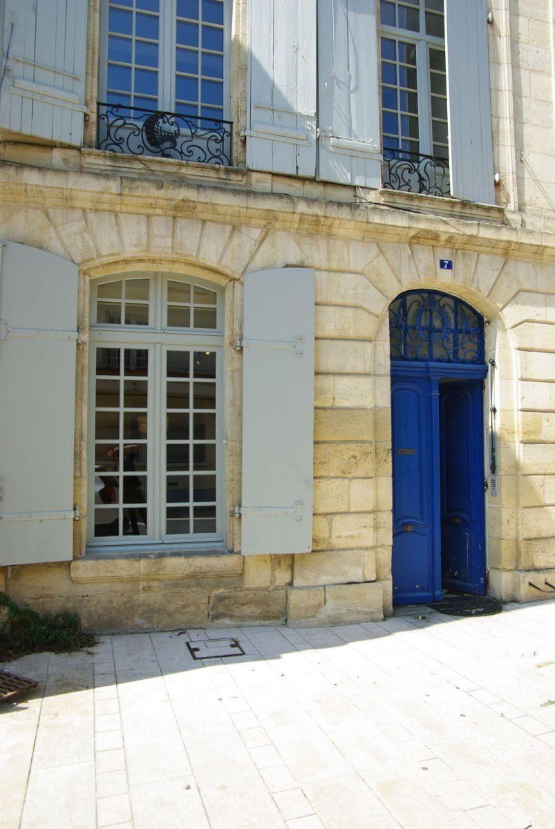 
                                                Location
                                                 Magnifique T2 traversant de 41m2 Bastide Libourne