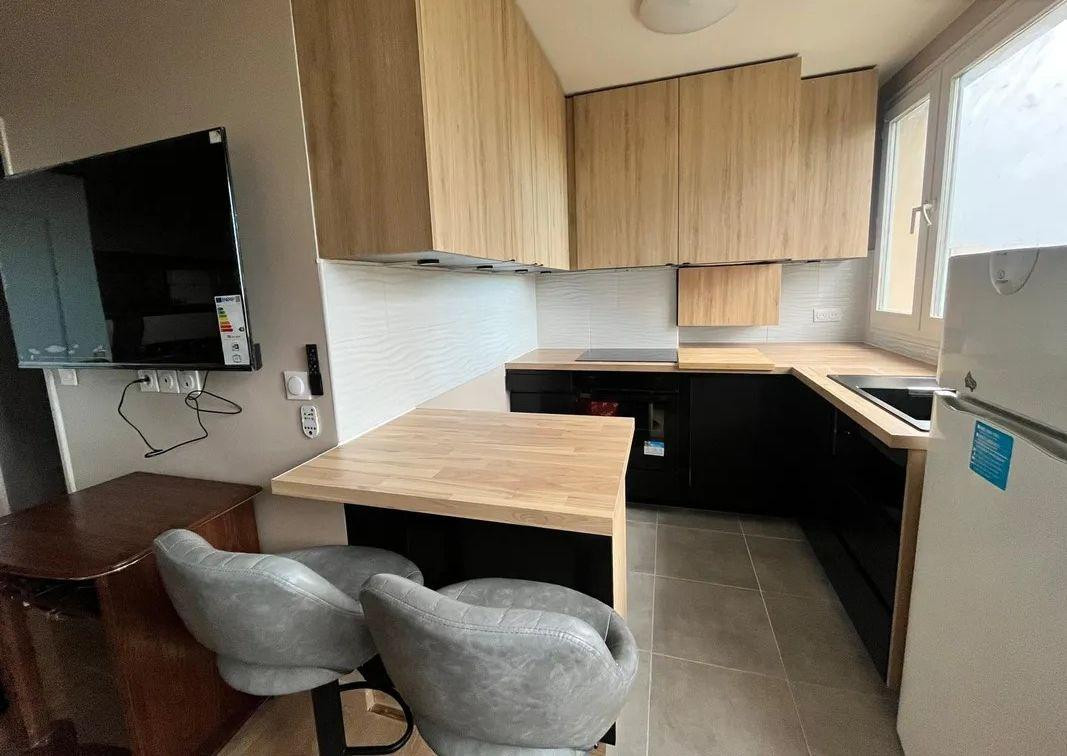 
                                                Location
                                                 Magnifique T3 meublé 50m² entièrement rénové