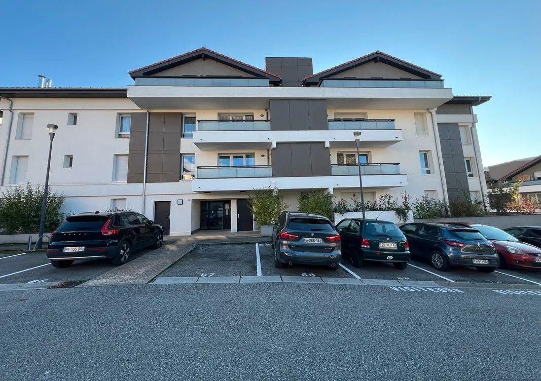 
                                                Location
                                                 Magnifique T3 meublé 75 m² avec terrasse de 29 m²