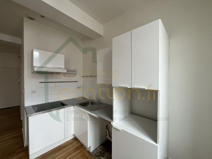 
                                                Location
                                                 Magnifique T4 avec ascenseur situé en Hyper-Centre de SAINT-QUENTIN