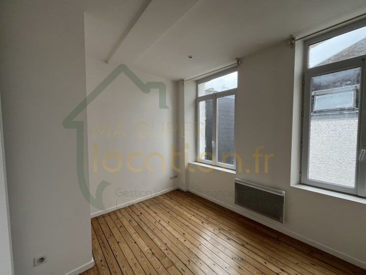 
                                                Location
                                                 Magnifique T4 avec ascenseur situé en Hyper-Centre de SAINT-QUENTIN