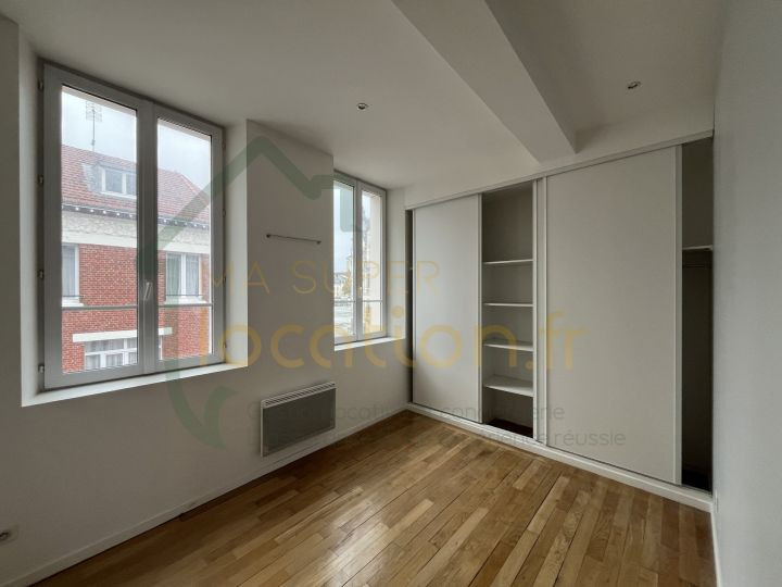 
                                                Location
                                                 Magnifique T4 avec ascenseur situé en Hyper-Centre de SAINT-QUENTIN