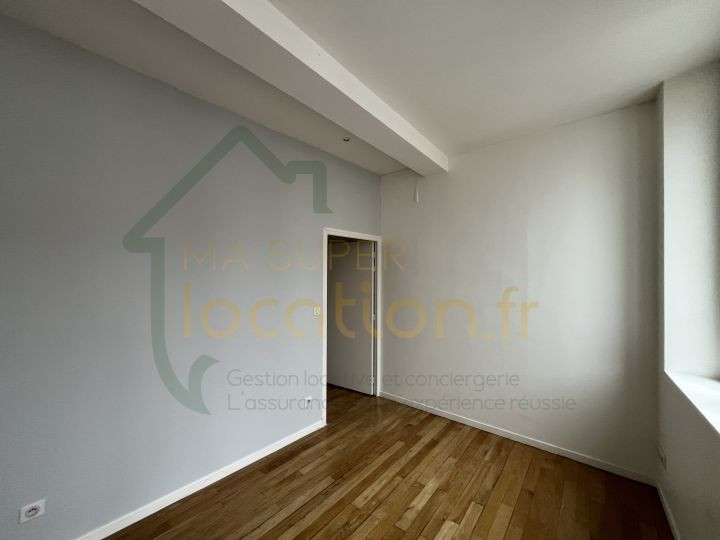 
                                                Location
                                                 Magnifique T4 avec ascenseur situé en Hyper-Centre de SAINT-QUENTIN