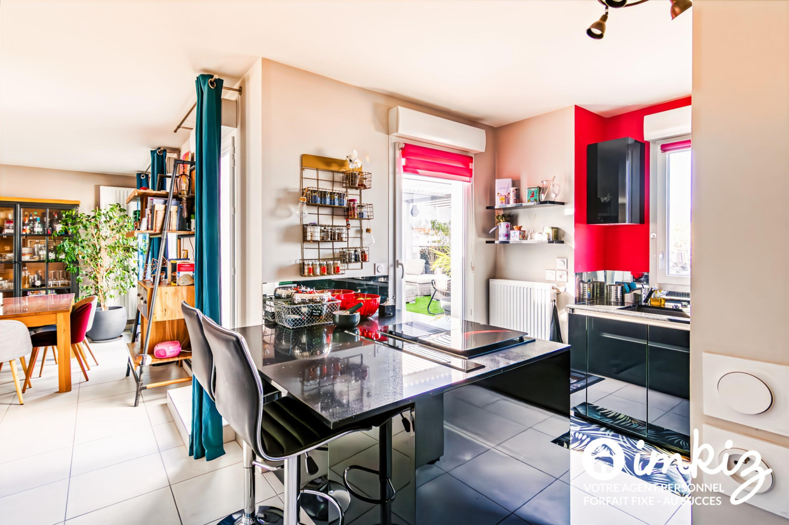 
                                                Vente
                                                 Magnifique T4 de 111m² avec "rooftop" et garage.