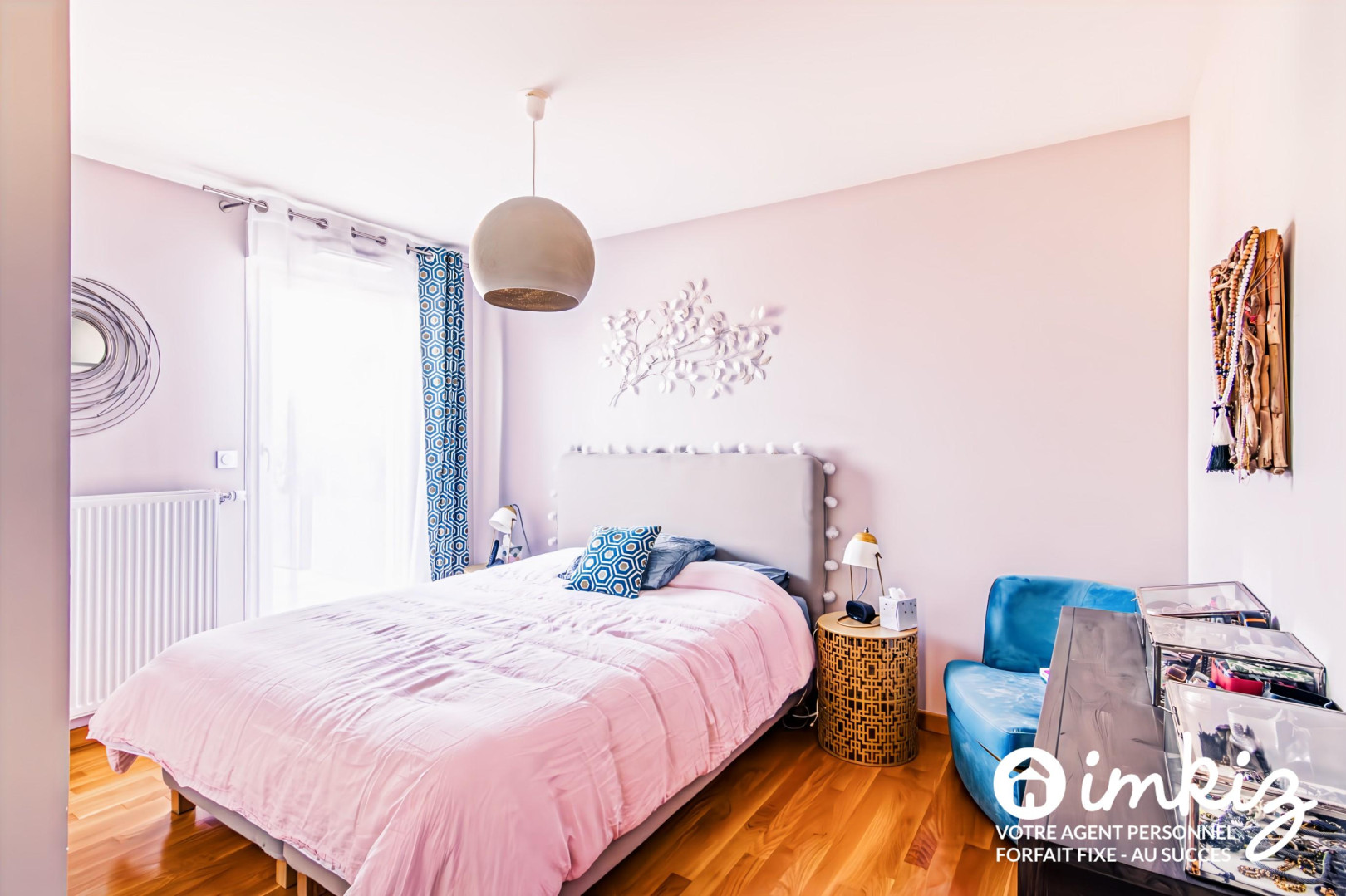 
                                                Vente
                                                 Magnifique T4 de 111m² avec "rooftop" et garage.