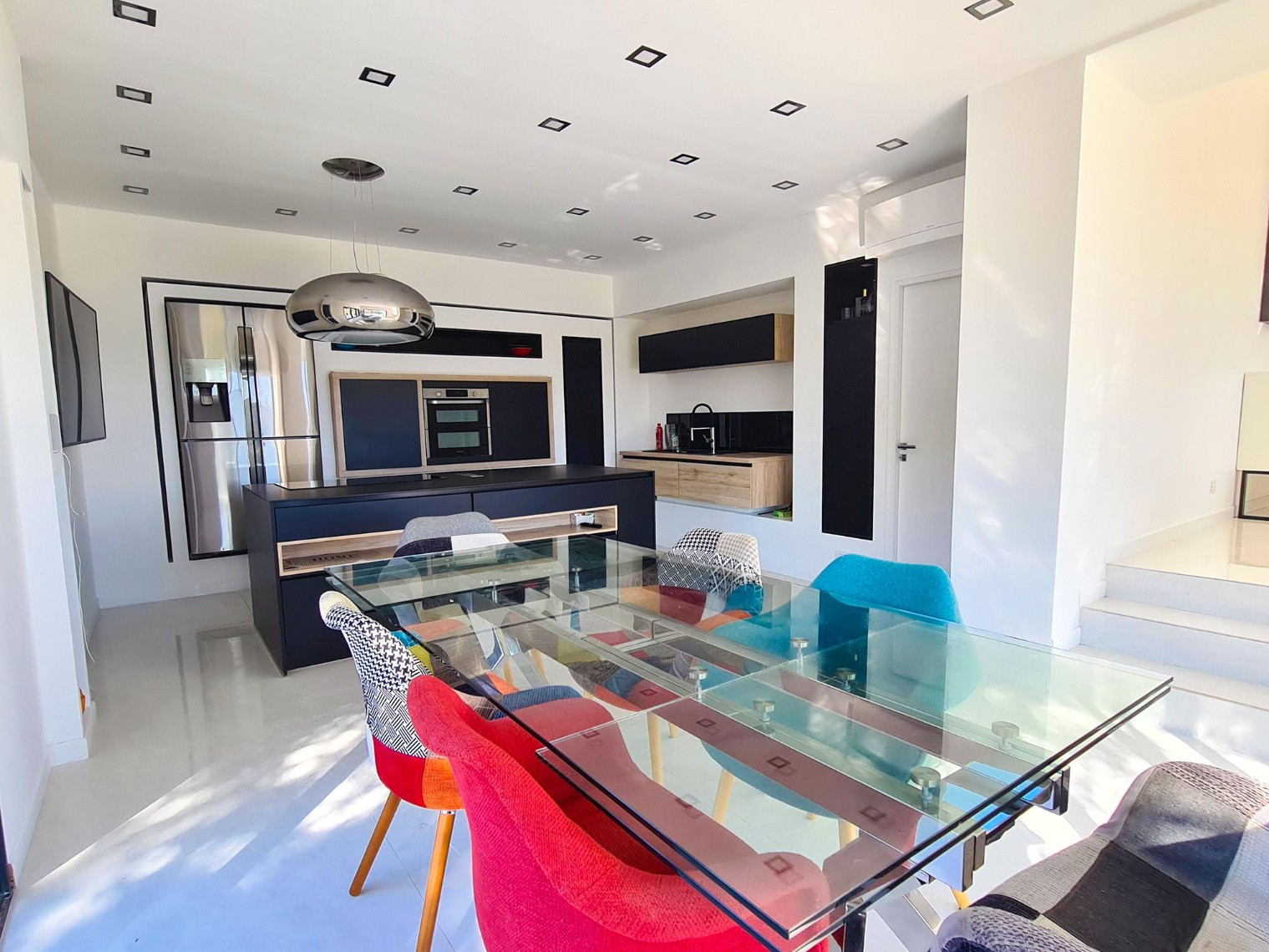 
                                                Vente
                                                 Magnifique villa contemporaine de 300 m²