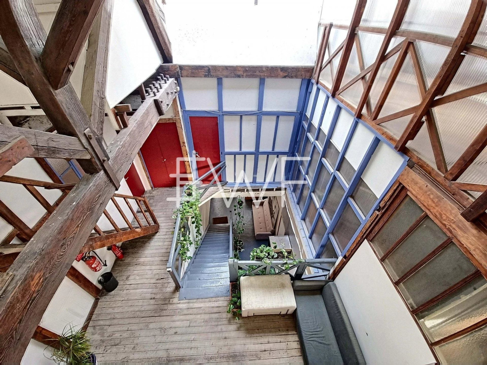 
                                                Location
                                                 Mairie de Saint Ouen : 50m² de bureaux exceptionnels