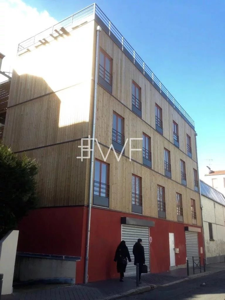
                                                Location
                                                 Mairie de Saint Ouen : Bureau / Atelier  19 m²