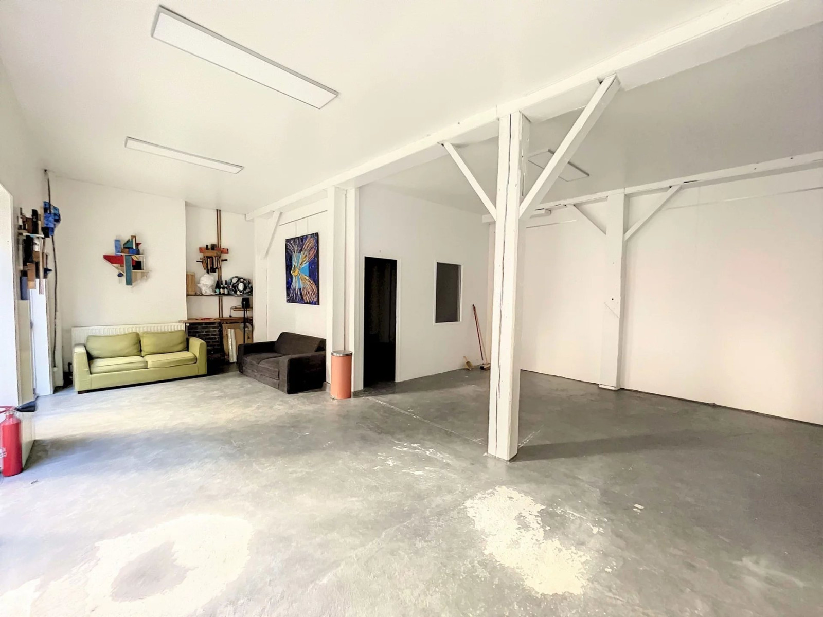 
                                                Location
                                                 Mairie de Saint Ouen : Bureau / Atelier  60 m²