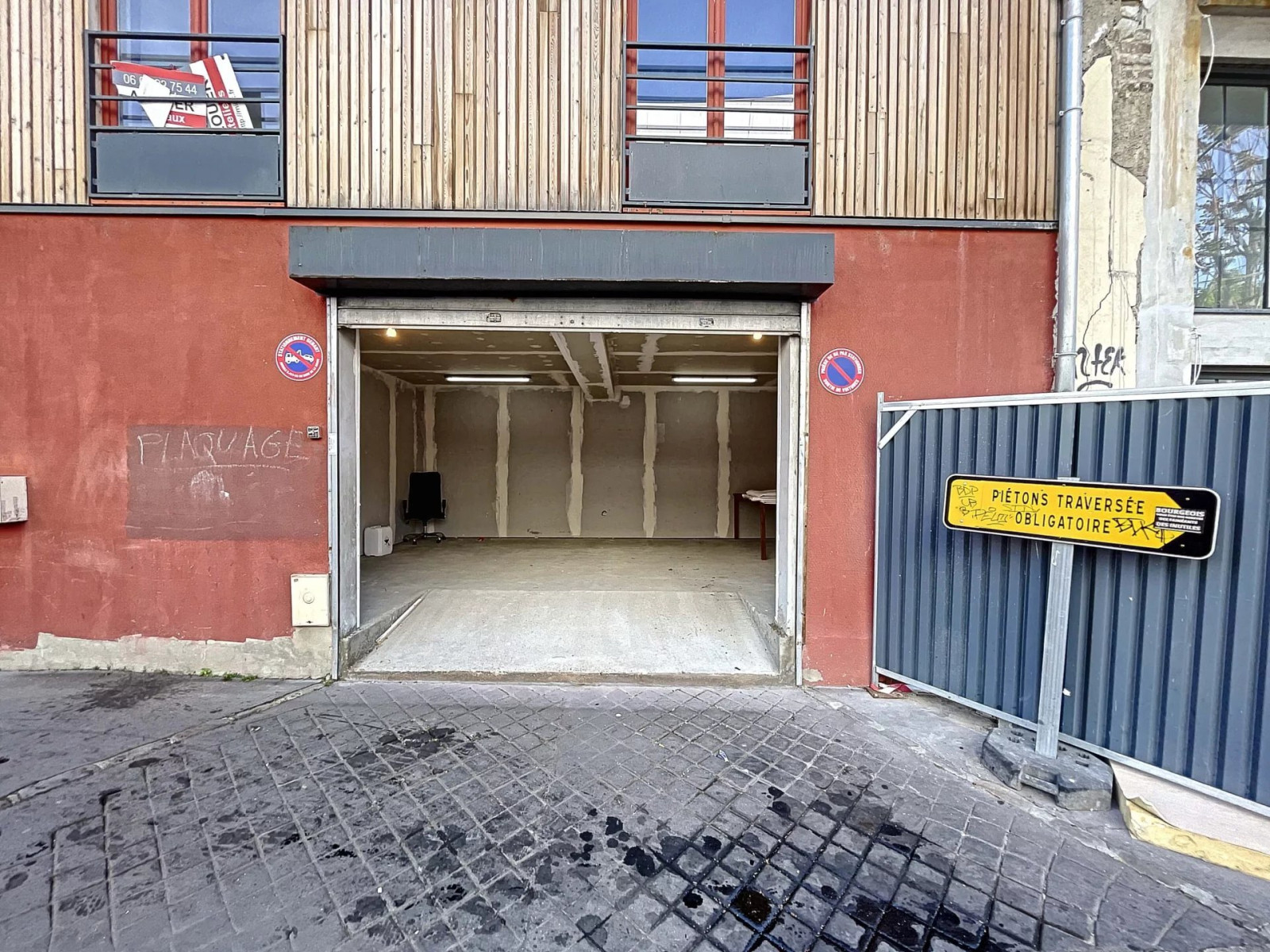 
                                                Location
                                                 Mairie de Saint Ouen : local de 30 m²