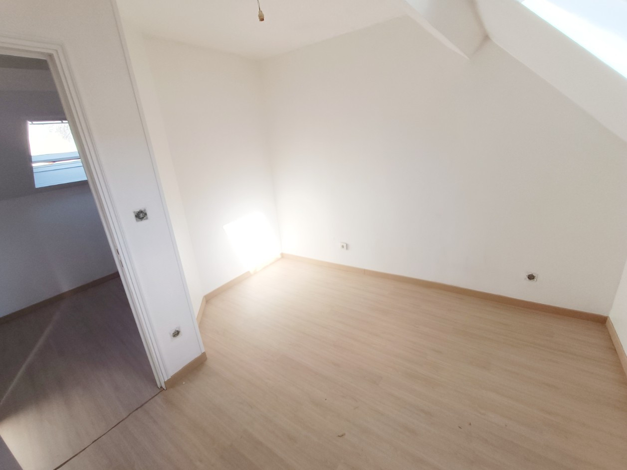 
                                                Vente
                                                 Maison 1 à 2 chambres St-Maurice