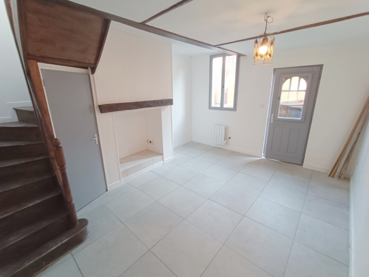 
                                                Vente
                                                 Maison 1 à 2 chambres St-Maurice