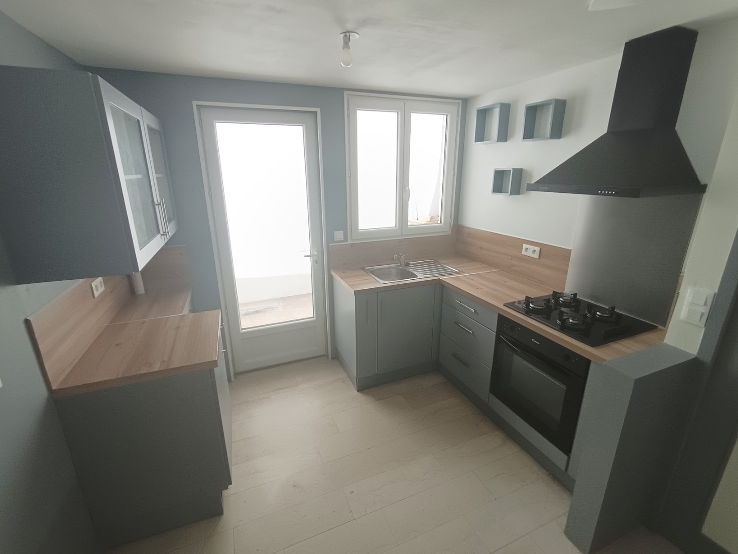 
                                                Location
                                                 Maison 1 chambre, 1 bureau avec cour Amiens