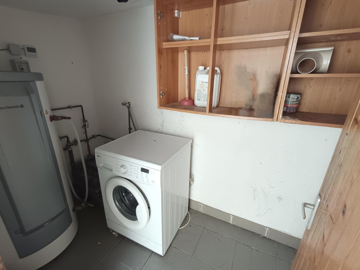 
                                                Location
                                                 Maison 1 chambre et cour, quartier Saint-Pierre