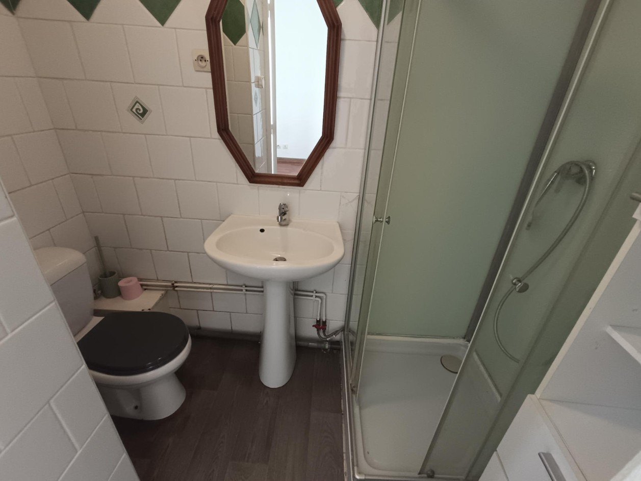 
                                                Location
                                                 Maison 1 chambre et cour, quartier Saint-Pierre