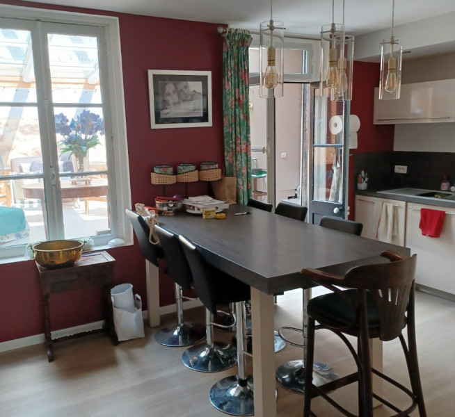 
                                                Vente
                                                 Maison 10 pièces