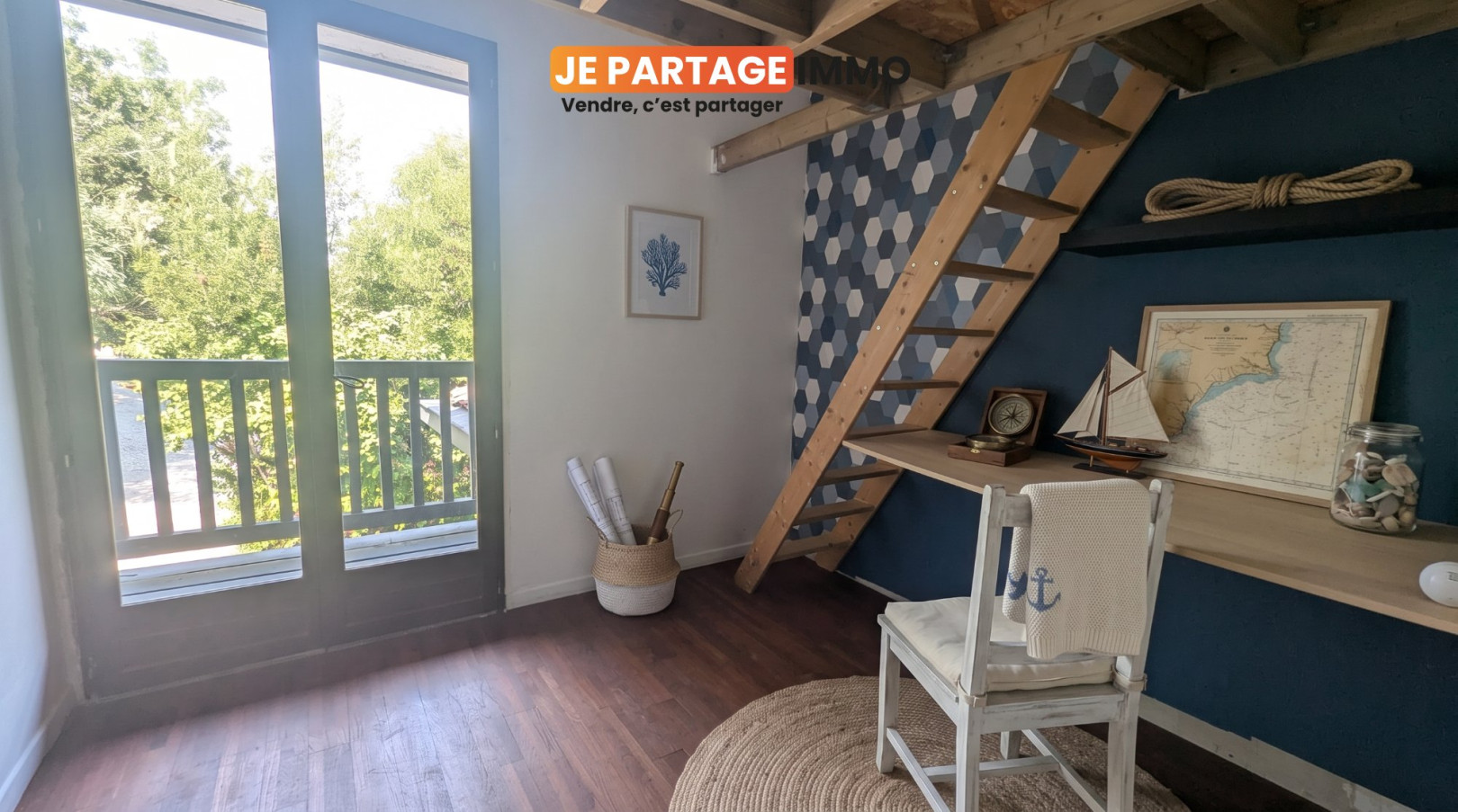 
                                                Vente
                                                 Maison 10 pièces 240m2 avec jardin 2500m2 piscinable
