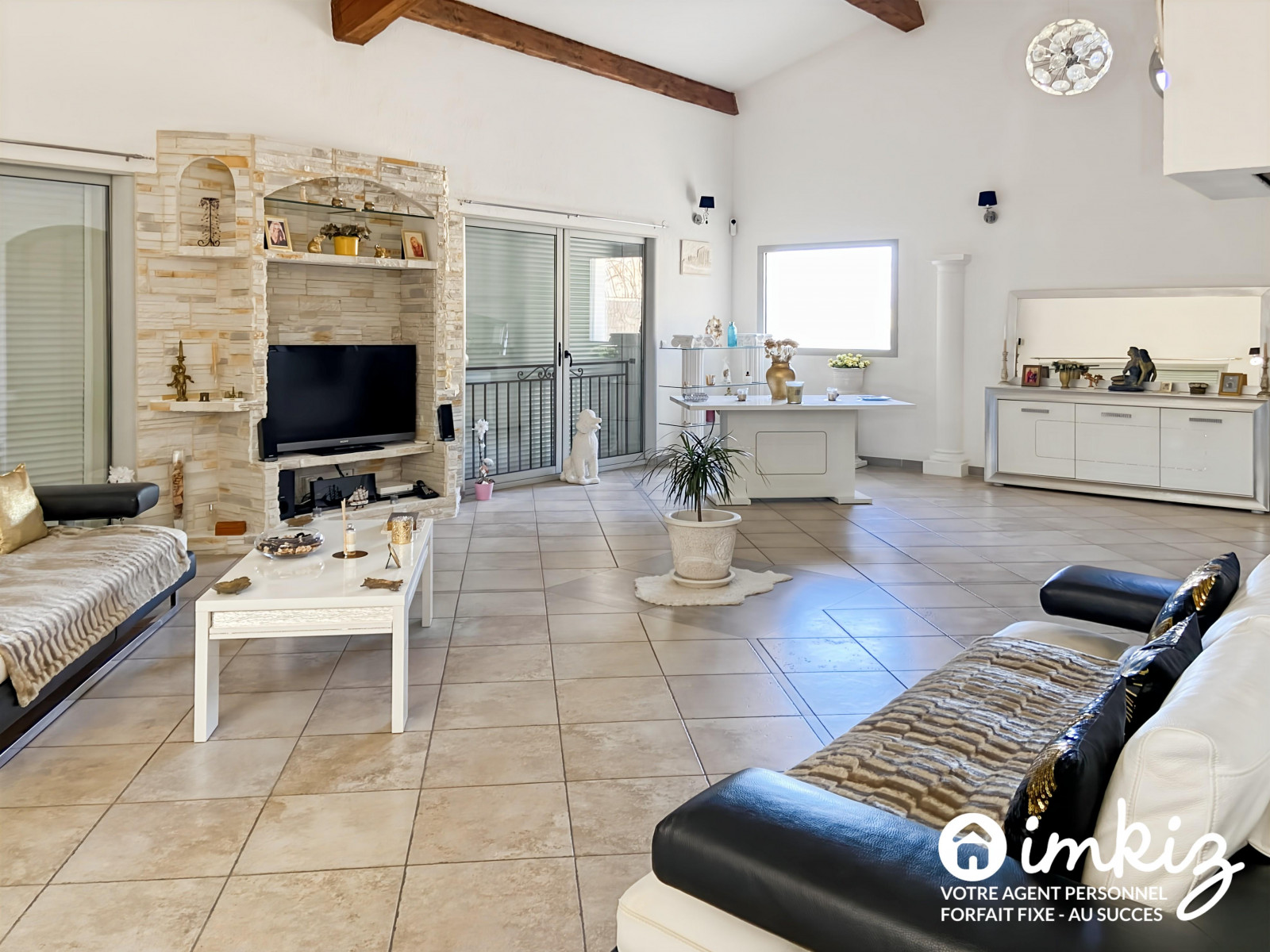 
                                                Vente
                                                 Maison 10 pièces