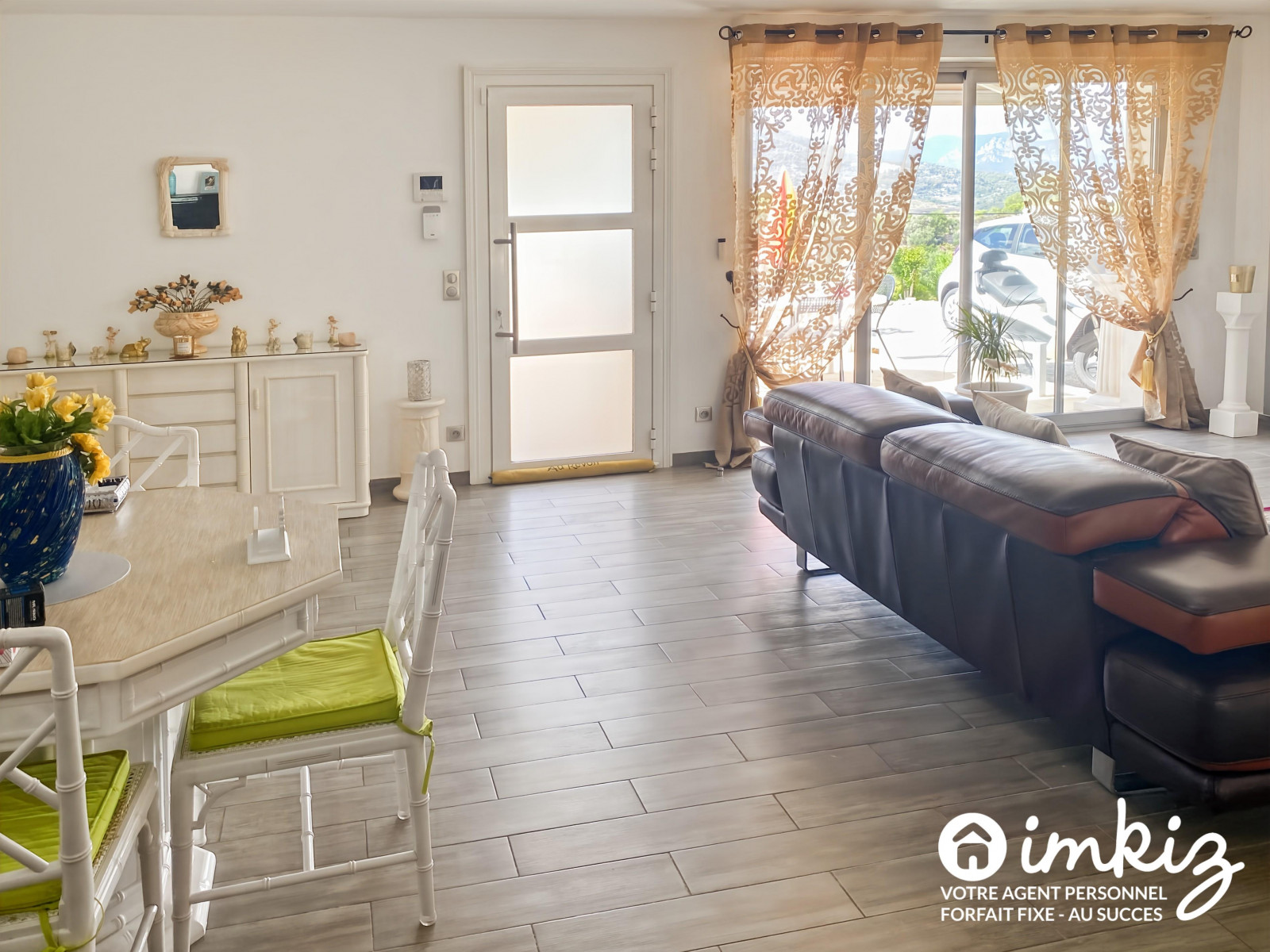 
                                                Vente
                                                 Maison 10 pièces