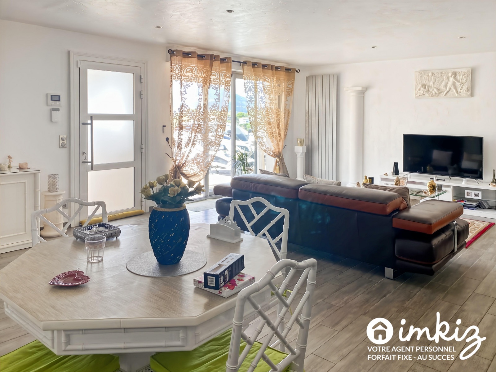 
                                                Vente
                                                 Maison 10 pièces