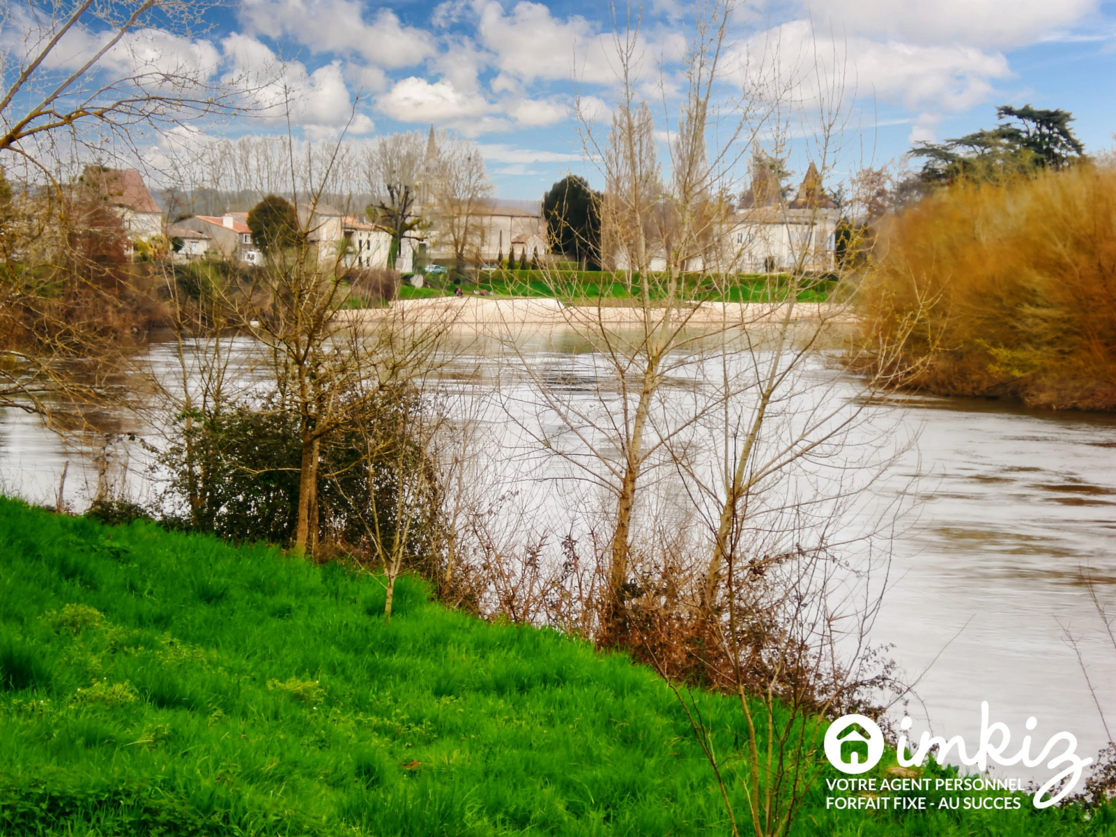 
                                                Vente
                                                 Maison 10 pièces