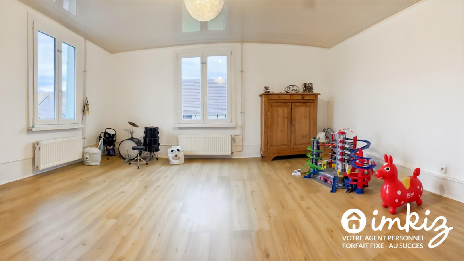 
                                                Vente
                                                 Maison 10 pièces