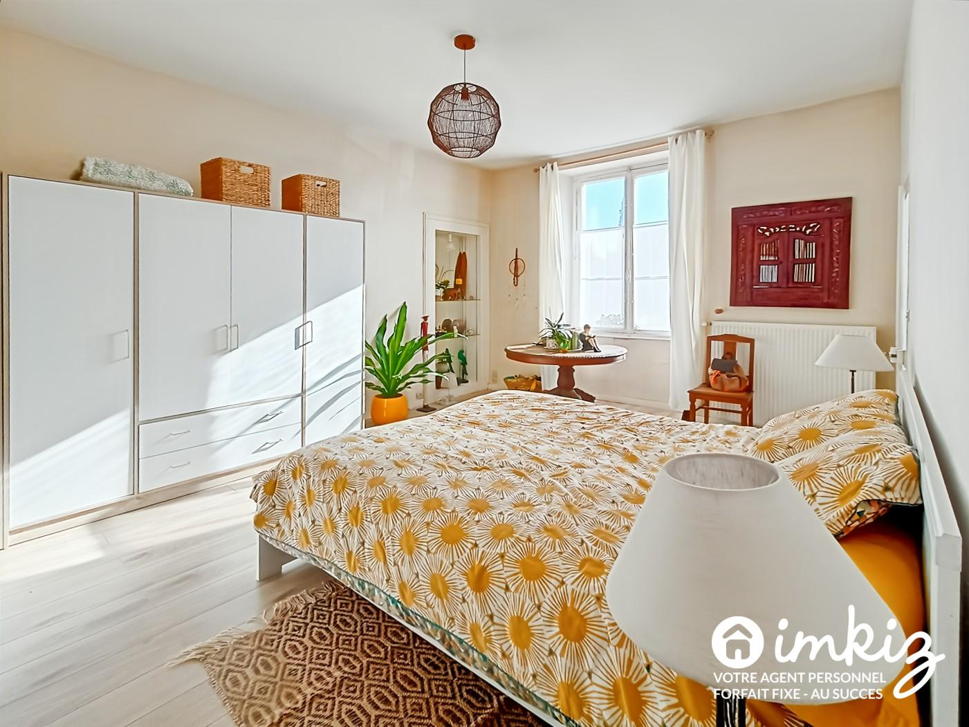 
                                                Vente
                                                 Maison 10 pièces